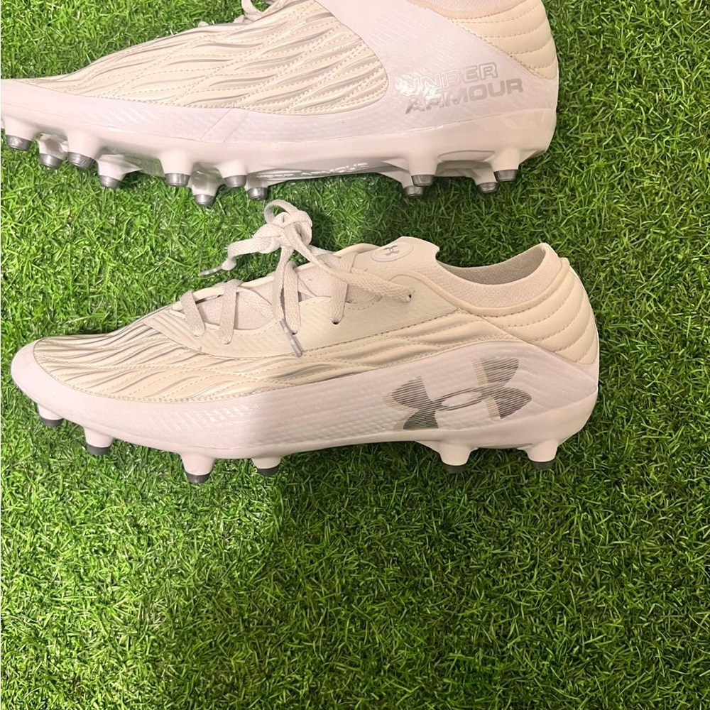 Under Armour Light Gray Soccer Cleats